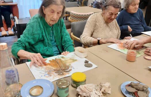 Výtvarné aktivity v SeniorCentru Chotěboř